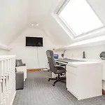 Holmefield House بيت للعطل