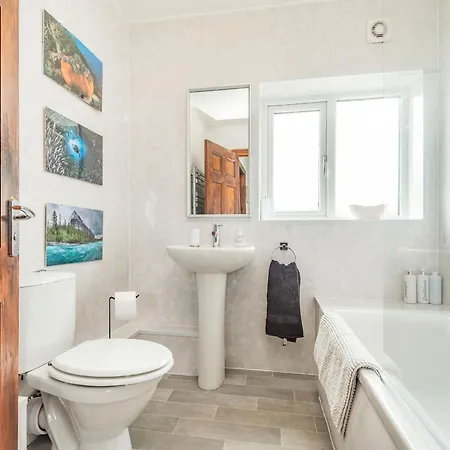 Дом отдыха Holmefield House